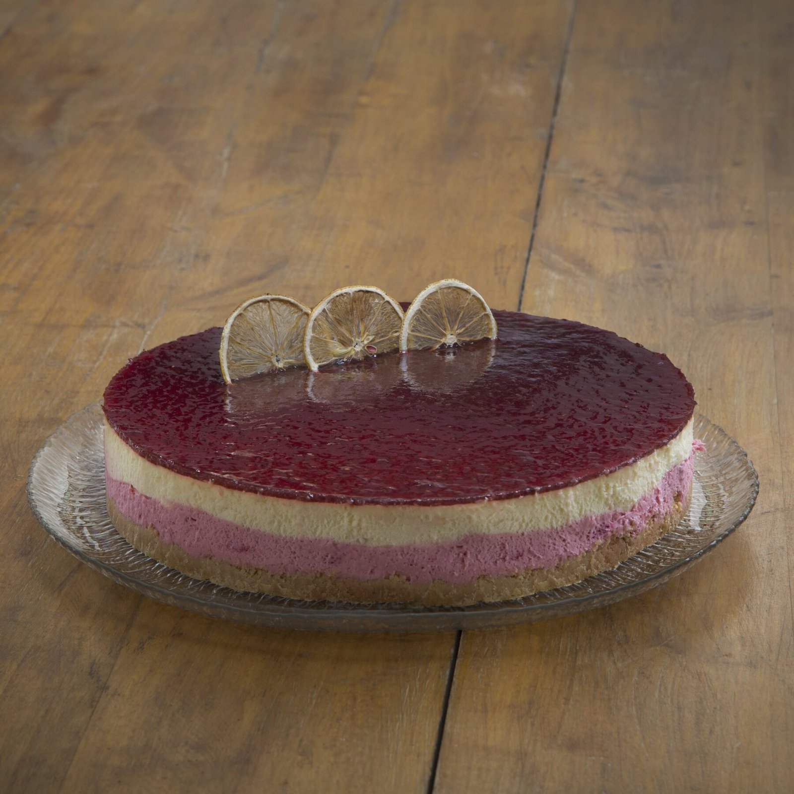Torta fresca con frutos rojos